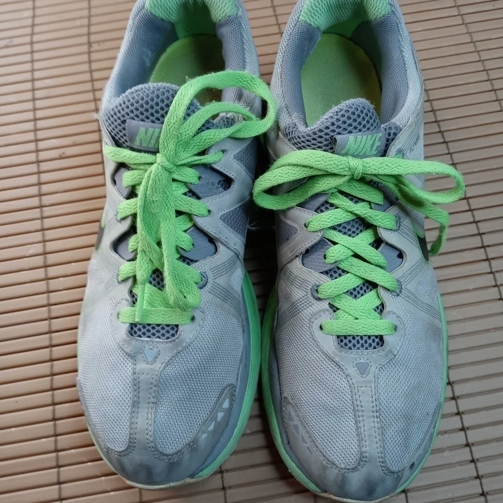 Nike LunarMax+ Running Shoe gray/ green Neon 415323-010 Low Lace Up men's 12 M.
